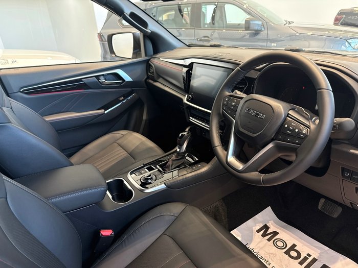 2025 Isuzu MU-X X-TERRAIN