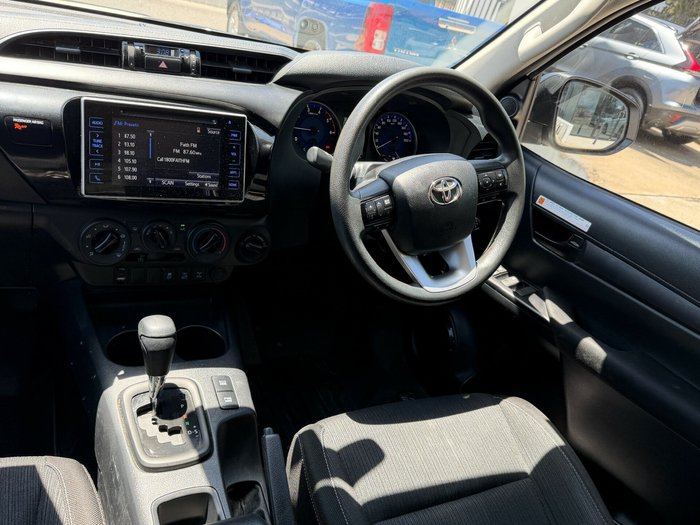 2019 Toyota Hilux SR