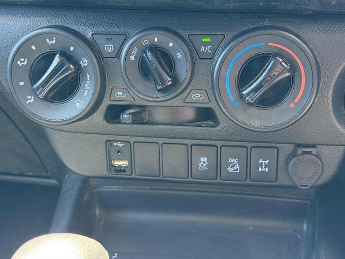 2019 Toyota Hilux SR