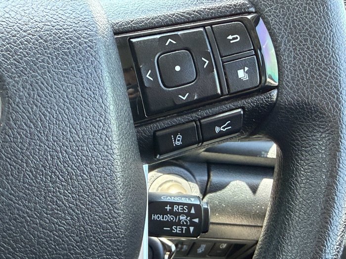 2019 Toyota Hilux SR