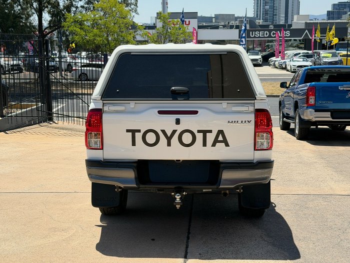 2019 Toyota Hilux SR
