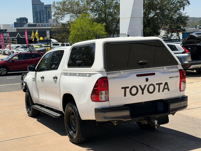 2019 Toyota Hilux SR