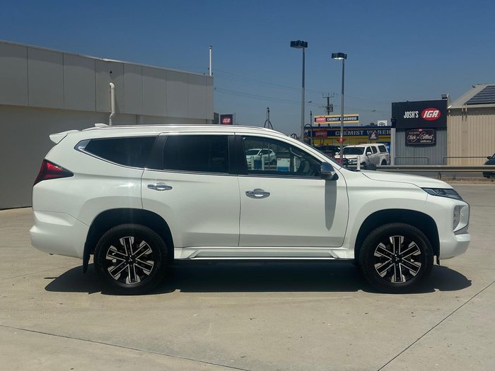 2022 Mitsubishi Pajero Sport Exceed