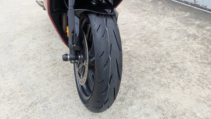 2025 Triumph DAYTONA 660 Red