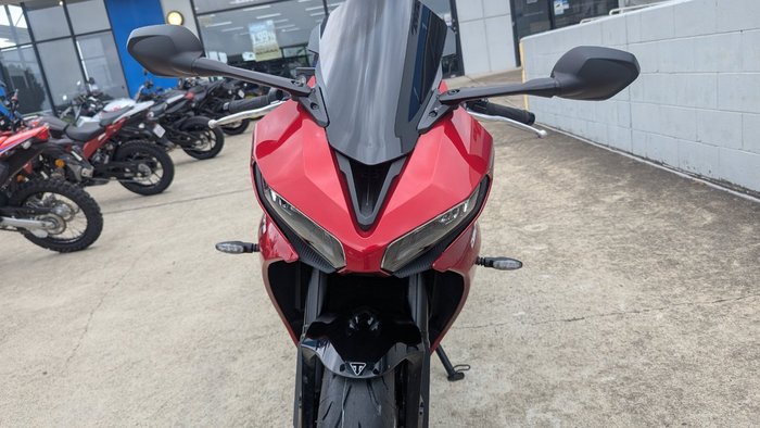 2025 Triumph DAYTONA 660 Red
