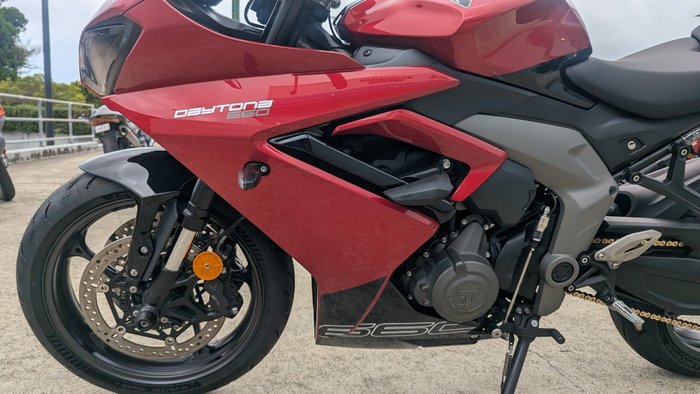 2025 Triumph DAYTONA 660 Red