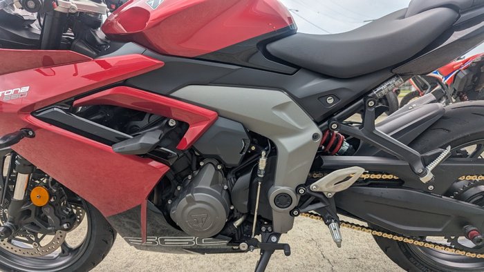 2025 Triumph DAYTONA 660 Red