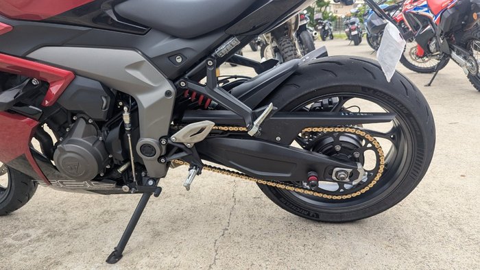 2025 Triumph DAYTONA 660 Red