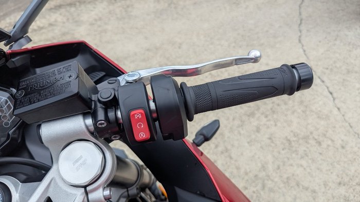 2025 Triumph DAYTONA 660 Red