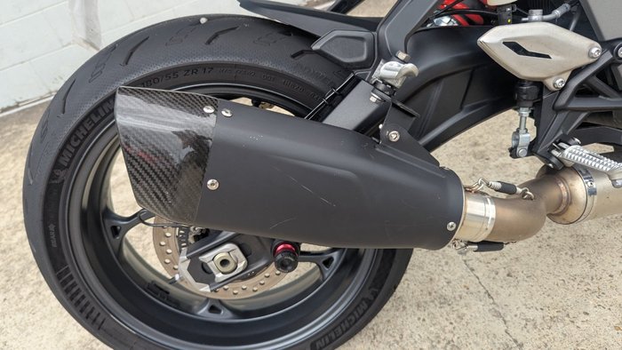 2025 Triumph DAYTONA 660 Red