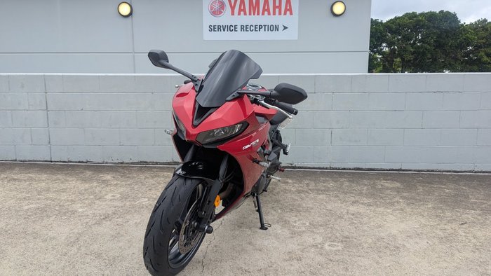 2025 Triumph DAYTONA 660 Red
