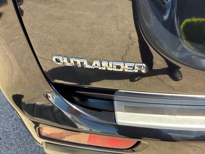 2013 Mitsubishi Outlander ES