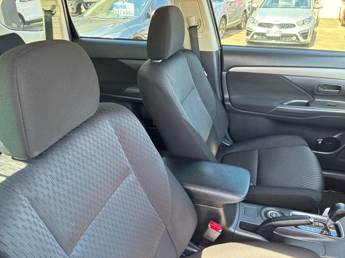 2013 Mitsubishi Outlander ES