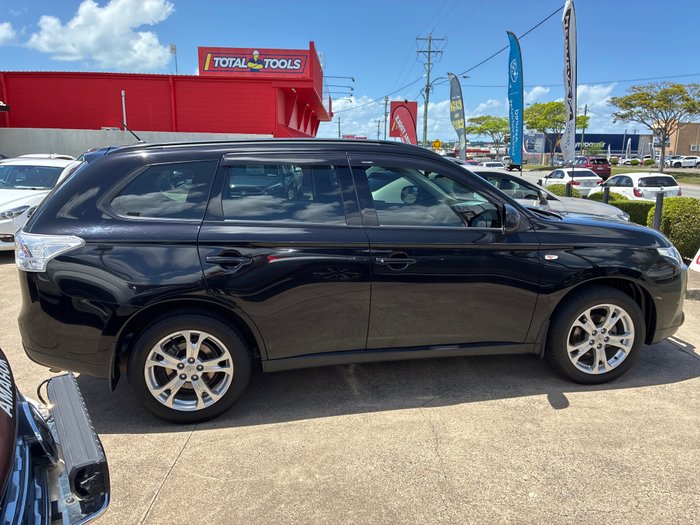 2013 Mitsubishi Outlander ES