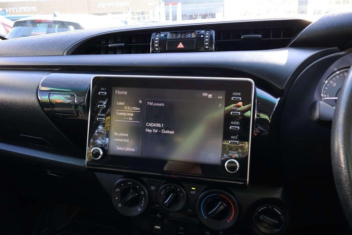 2022 Toyota Hilux SR