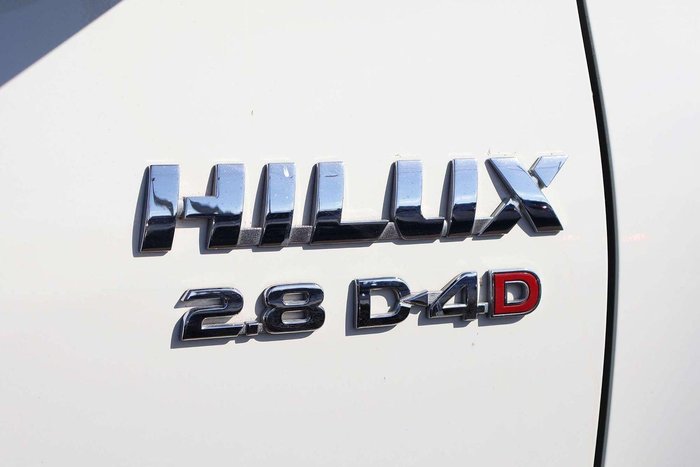 2022 Toyota Hilux SR