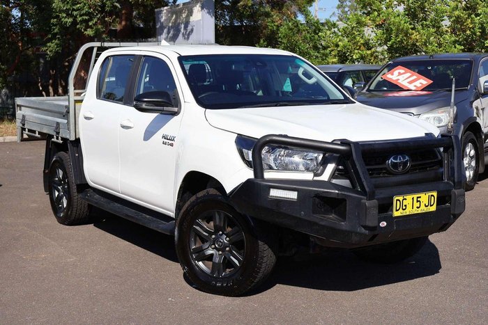 2022 Toyota Hilux SR