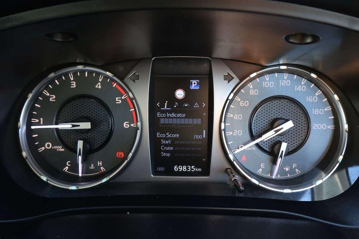 2022 Toyota Hilux SR