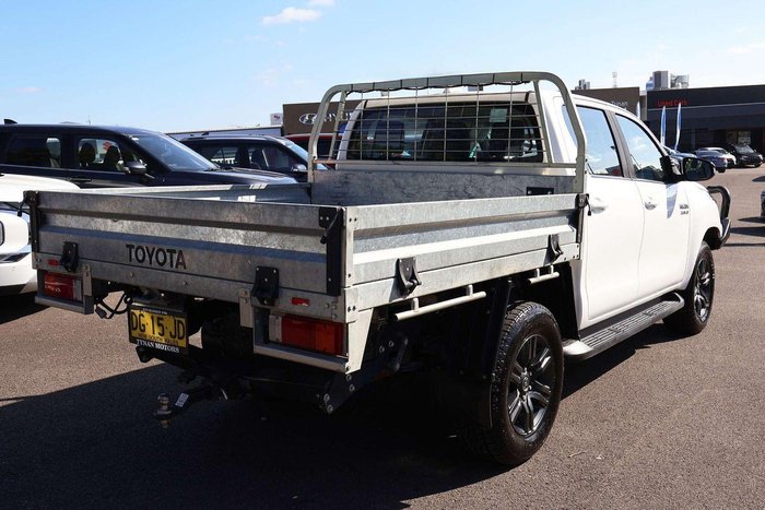 2022 Toyota Hilux SR