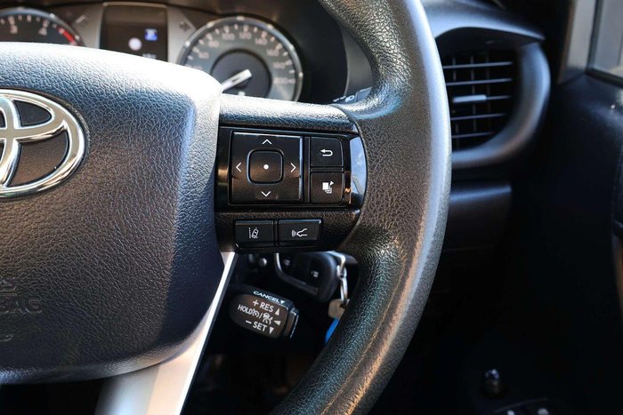 2022 Toyota Hilux SR