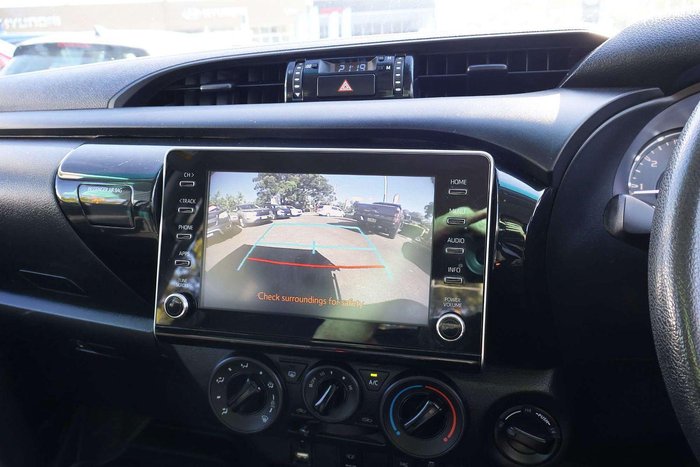 2022 Toyota Hilux SR