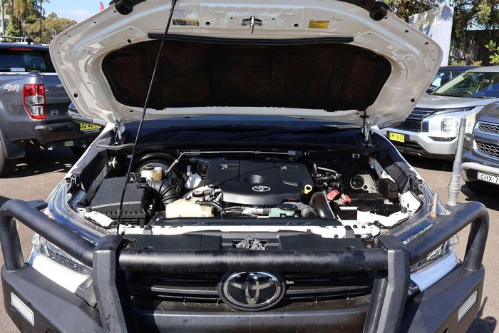 2022 Toyota Hilux SR