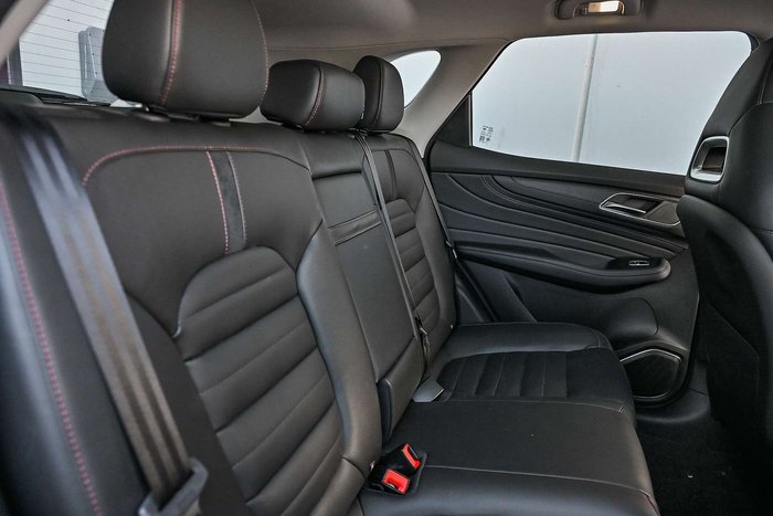 2023 MG HS Essence X