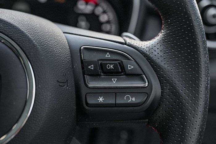 2023 MG HS Essence X