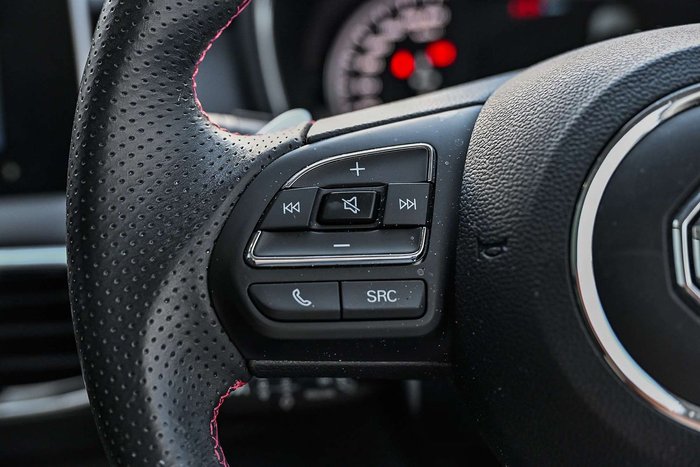 2023 MG HS Essence X