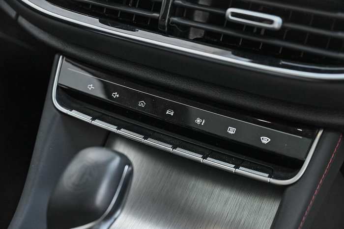 2023 MG HS Essence X