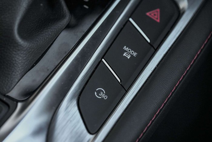 2023 MG HS Essence X