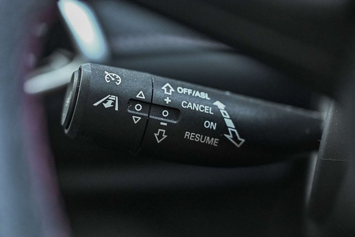 2023 MG HS Essence X