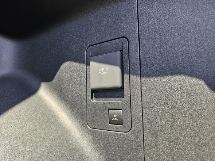 2026 Subaru Solterra AWD Touring E1-1 MY26 AWD White