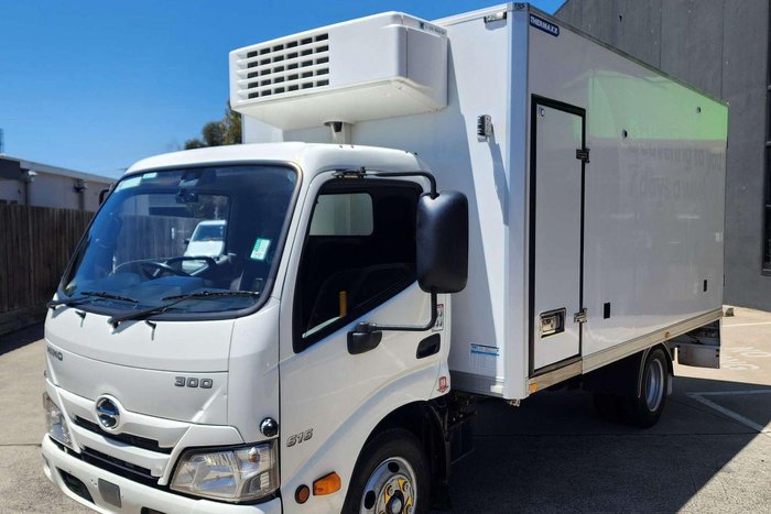 2022 Hino 300 Series 616 White