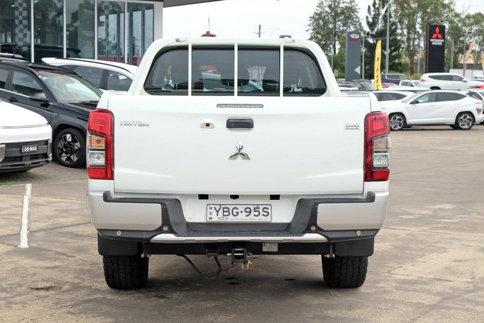 2020 Mitsubishi Triton GLX