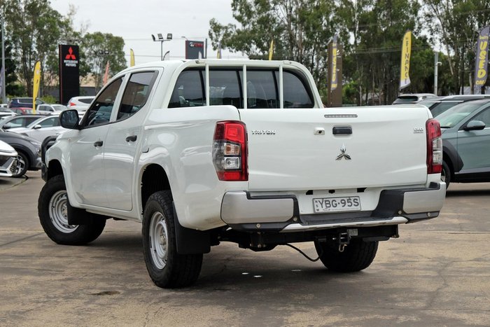 2020 Mitsubishi Triton GLX