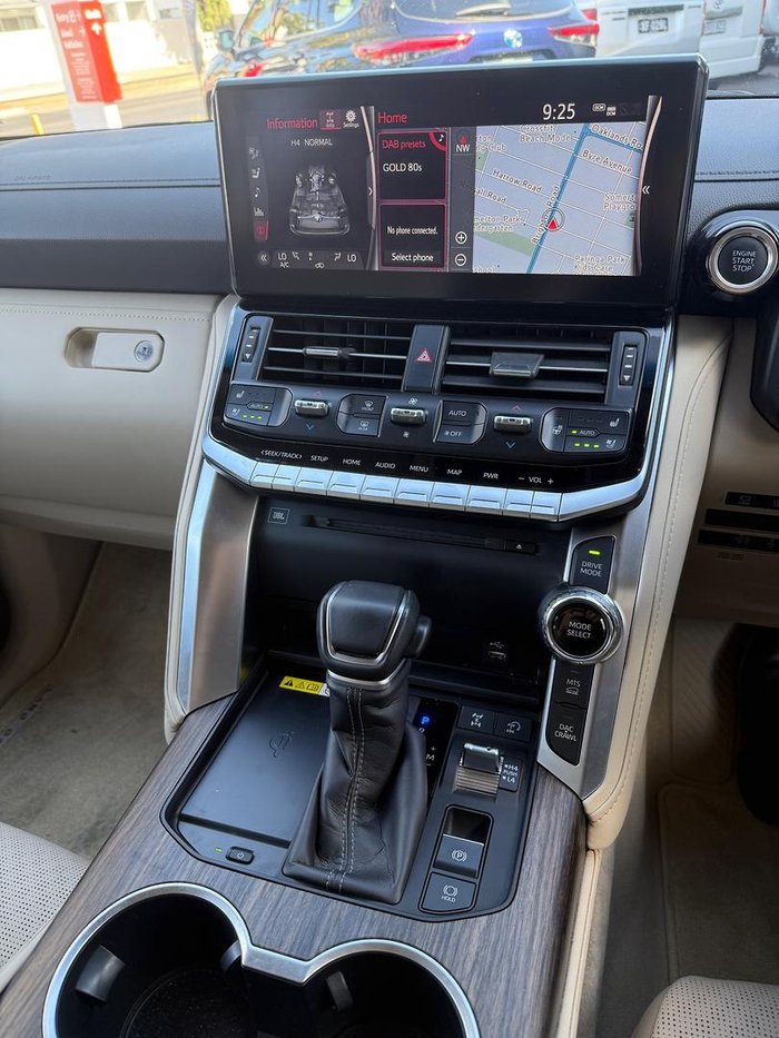 2024 Toyota Landcruiser Sahara