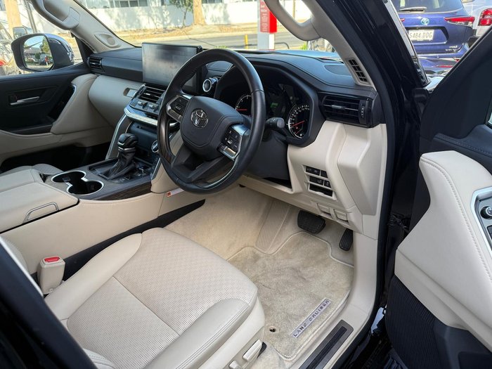 2024 Toyota Landcruiser Sahara