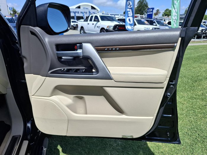 2019 Toyota Landcruiser Sahara VDJ200R 4X4 Dual Range Eclipse Black