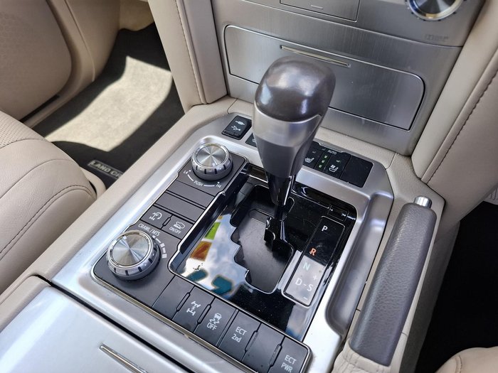 2019 Toyota Landcruiser Sahara VDJ200R 4X4 Dual Range Eclipse Black