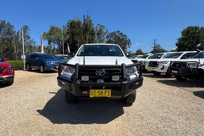 2023 Toyota Hilux SR