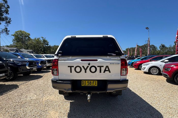 2023 Toyota Hilux SR