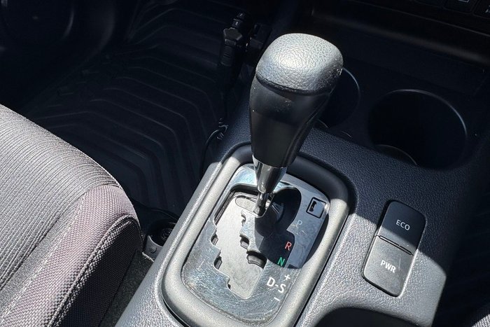 2023 Toyota Hilux SR