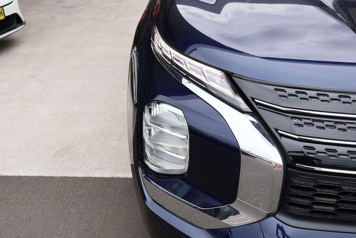 2024 Mitsubishi Outlander ES