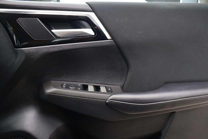 2024 Mitsubishi Outlander ES