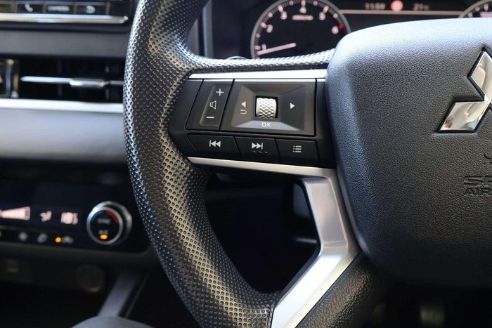 2024 Mitsubishi Outlander ES