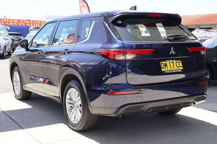 2024 Mitsubishi Outlander ES