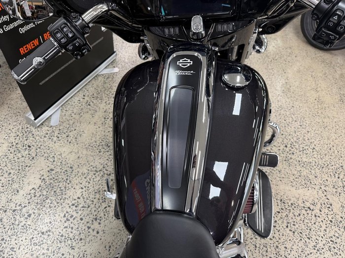 2021 Harley-Davidson Street Glide Special 114 (FLHXS) Touring Black