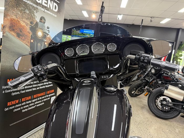 2021 Harley-Davidson Street Glide Special 114 (FLHXS) Touring Black