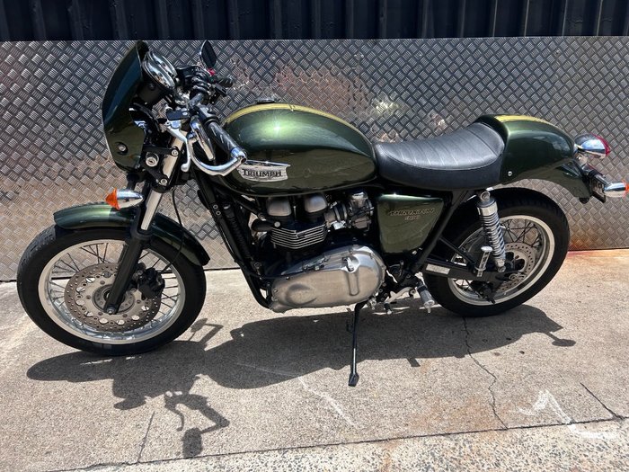 2012 Triumph THRUXTON 900 GREEN